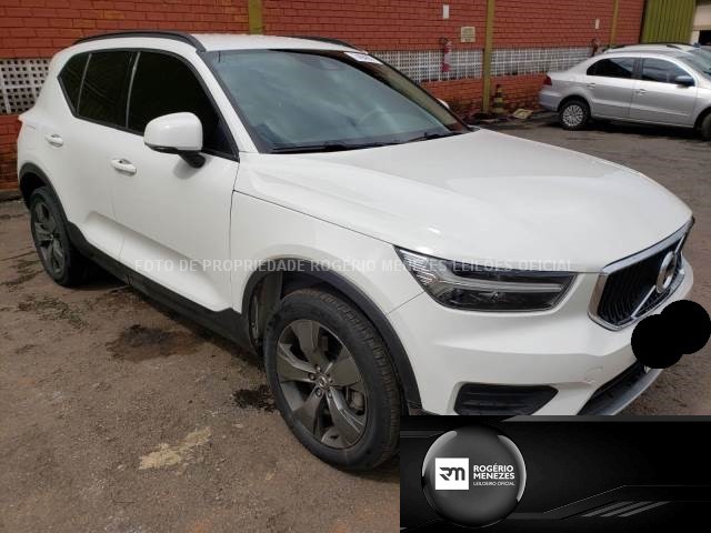 2019 VOLVO XC40